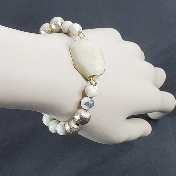 Raw Cut White Druzy Quartz Stone Charm Bracelet Natural Stone Stretchy Unique - Picture 2 of 12